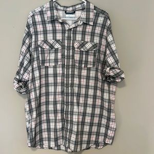 Columbia - Men’s LightWeight Button Down - Size L - Like New